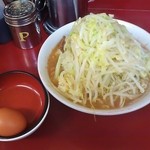 ラーメン二郎 - 小ラーメン+極上生玉子+ニンニク+ヤサイ(131203)