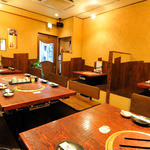 炭火焼しちりん - 無煙ロースター使用で煙を大幅カット。
さらに、イスの下が収納ボックスになっておりますので、大切なお荷物を臭いから守ります。