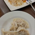許厨房 - 
      
      皿ワンタンと水餃子