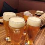 229684569 - ビールで乾杯