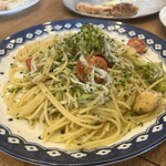 エノテカ ドォーロ プレミオ - 大洗産シラスとブロッコリーのペペロンチーノ