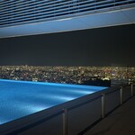 apothéose - プールの向こうに素晴らしい都内の夜景です!