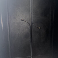 apothéose - 自動ドアも重厚な感じです。