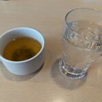 ガスト - 料理写真:まずは水とスープをゲット