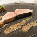 カンテサンス - さわらの焼き
      ニョッキにぎょうじゃにんにく
      
      ポンデチーズとブラックオリーブのソース