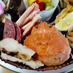 Ryourito Osake Masa - 蟹とチキンとサラミ