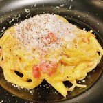 トラットリア・ラ・カパンナ - ホワイトアスパラのカルボナーラ