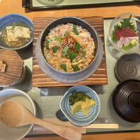 大山鶏と鮮魚 居酒屋 まいか - 