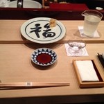 銀座 鮨 かねさか - 2013年12月初旬。福マークのお皿は、魯山人作。