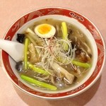 ラーメン まるいし - きのこラーメン（800円）