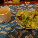 ROTORO - ランチのサラダとスープ