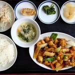 台湾料理 昇龍 - 2023年9月　酢豚ランチ（平日お昼限定）　660円