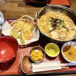 甲州ほうとう 完熟屋 - 豚肉ほうとう天ぷらセット