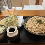 ひと刻 - 料理写真:天ざるそば