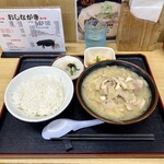 とん汁 たちばな - とん汁定食 並盛¥1070。