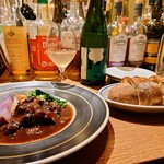 プルピエ - 牛頬肉の赤ワイン煮込み&伊熊商店さんのバケットと自家製合わせバター