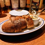 プルピエ - 伊熊商店さんのバケットと自家製合わせバター