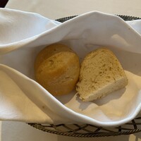 フォーシーズン - 自家製パン、ほんのり甘くて、柔らかな食感(^_-)