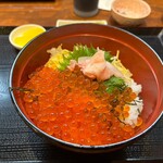 お食事処 海心 - イクラ丼