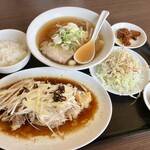 中華料理 成記 - 日替わりランチ　Ａ．蒸し鶏の餡掛け