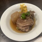 牛たん料理 閣 - お通し　牛タン角煮