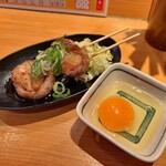 赤垣屋 - なんばステーキ300円すき焼き風生卵付き