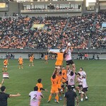 秩父宮ラグビー場 売店 - W杯の怪我でマークスを欠くスピアーズはセットプレーの安定を図る事が急務となります。もっともサントリー相手でも無ければそこまで弱くは無いけれど。