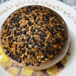 ブーランジェリー スドウ - 見た目はオーソドックスなあんぱんです。