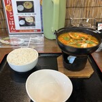 タイ料理 メーパオ - トムヤムクン鍋とごはん