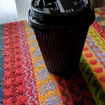 TENGUU CAFE山麓 - コーヒーはテイクアウト容器。