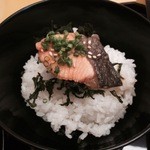 四季料理 右京 - ご飯の上にお魚が乗ってきます
