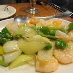 山東水餃 - 蝦とグリンピースの炒め物