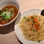 アジトイズム - 【イレギュラー】ちょっとスパイシーな味噌つけ麺（800円）