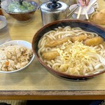 牧のうどん - ごぼう天うどん大盛りとかしわご飯！