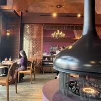 The lounge on the water - アジアン系の内装で落ち着きあります