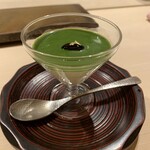 鮨 銀座 おのでら - ココナッツプリンの抹茶ソースかけ