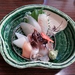 丸誠 - 3→刺身(鯛、カレイ、えんがわ、イカ、とり貝、赤貝？)