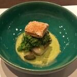 TRATTORIA CREATTA - 北海道産 帆立貝と蛤のラグー パルミジャーノ・レッジャーノのパイを添えて