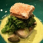 TRATTORIA CREATTA - 北海道産 帆立貝と蛤のラグー パルミジャーノ・レッジャーノのパイを添えて