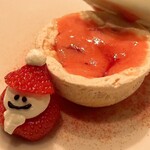 TRATTORIA CREATTA - ピスタチオのムースとあまおう苺のジェラートとマリネ ヴァシュラン仕立て