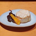 焼鳥 嘉とう - ミニブリーチーズの燻製
