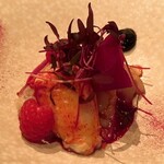 TRATTORIA CREATTA - オマール海老とビーツ ラズベリーと黒ニンニク