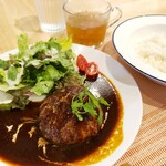 Cafe Dining 彩雲 - 極上ハンバーグ　デミグラス　　
            ライス・スープ付き　　　980円