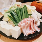 梅田韓国料理と二色鍋 かん菜 - 