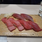 立飲み寿司 三浦三崎港 めぐみ水産 - 