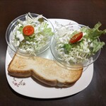 Birion Kohi - トーストミニサラダモーニングにサラダ追加