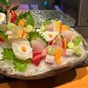寿司・割烹 虎勝 - お造りは３人分で綺麗な飾りつけ、福岡ならでは美味しい魚の刺身を楽しみました。