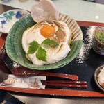 とん唐てん - ふわふわメレンゲ焼き親子丼