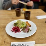 傍 - 無農薬野菜のプレート　これが傍で蕎麦を食べる理由の一つ