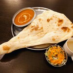 SURAJ - 令和5年12月
                        ランチタイム(11:00〜15:00)
                        Aランチ 税込858円
                        チキンカレー辛口、スープ、サラダ、パパド、ナン、マンゴーラッシー